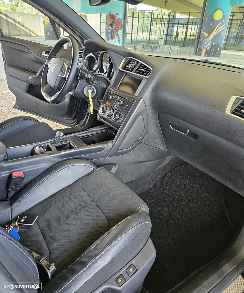 Citroën DS4 1.6 e-HDi So Chic CMP6 - 10