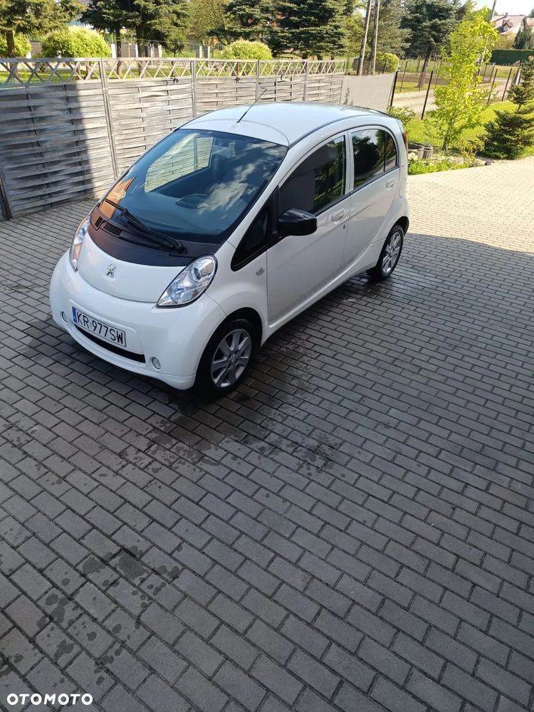 Peugeot iOn High Line - 16