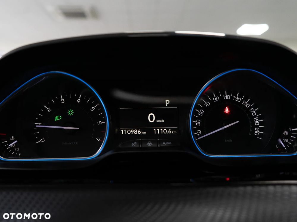 Peugeot 2008 1.2 Pure Tech GPF Allure S&S EAT6 - 12