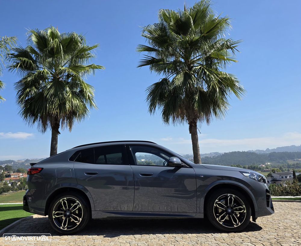 BMW iX2 eDrive20 Pack Desportivo M Pro - 15