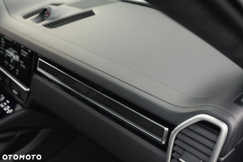 Porsche Cayenne - 34