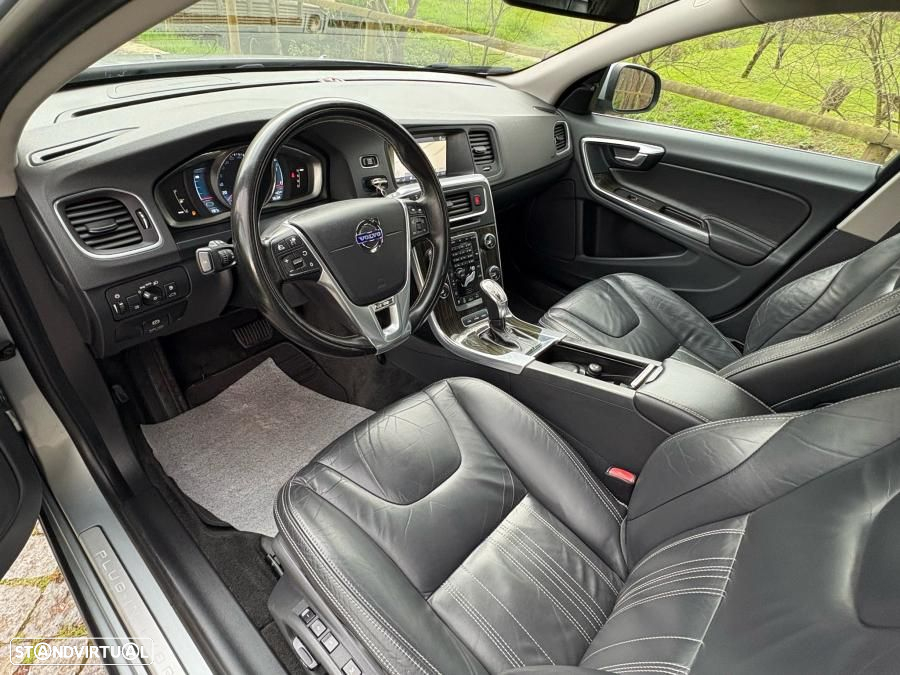 Volvo V60 2.4 D6 Summum AWD Phev - 21