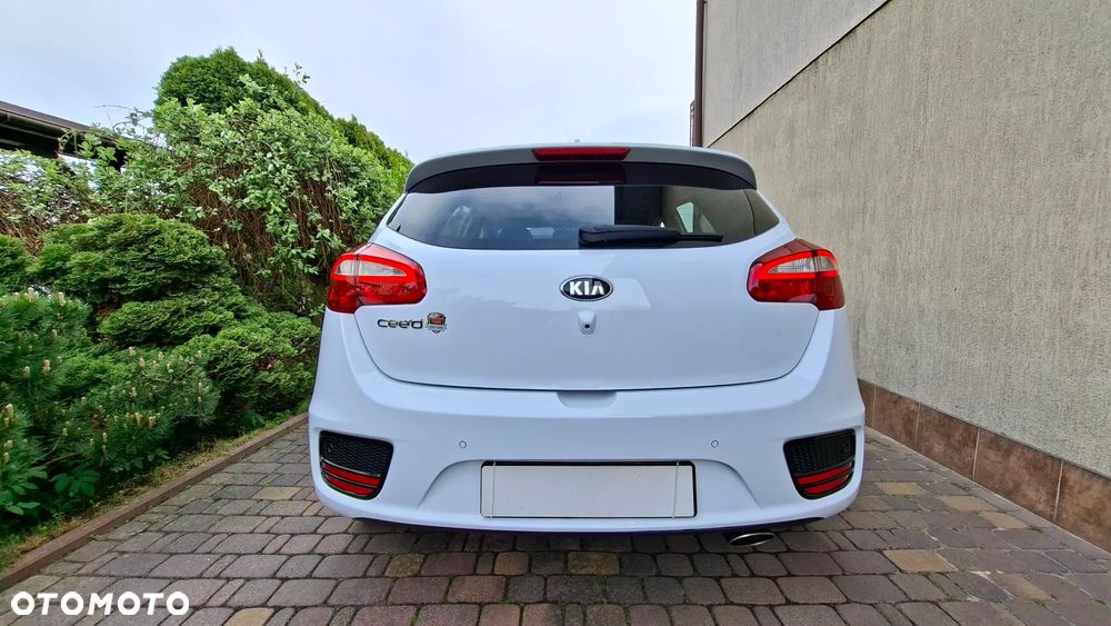 Kia Ceed 1.6 CRDi 136 ISG Dream-Team Edition - 5