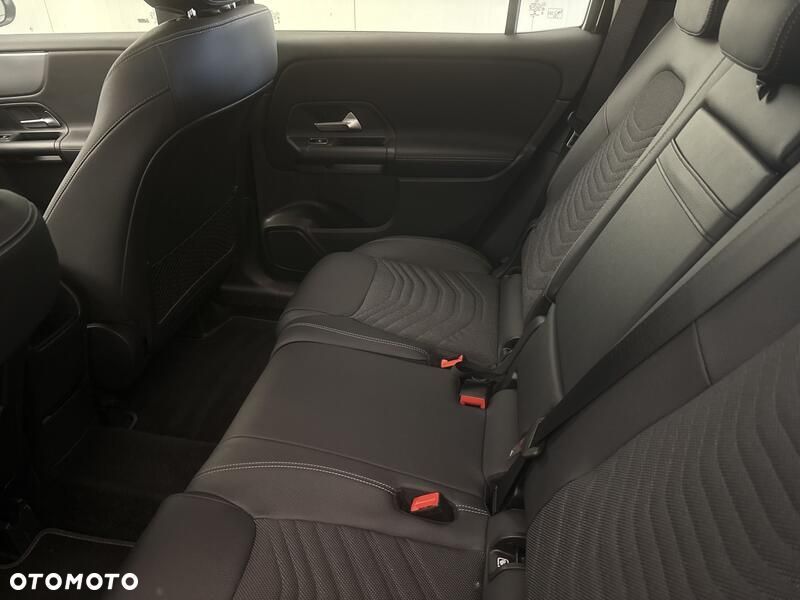 Mercedes-Benz GLB 200 7G-DCT - 19