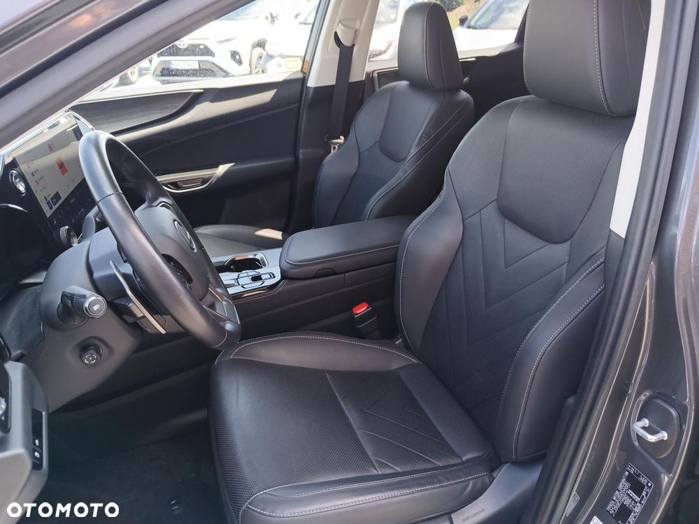 Lexus NX 350h Omotenashi AWD - 15