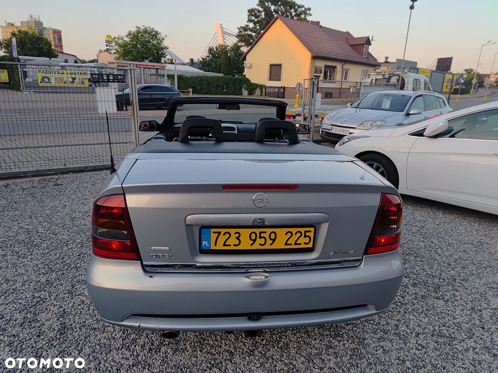 Opel Astra 1.8 16V Edition 1 - 4
