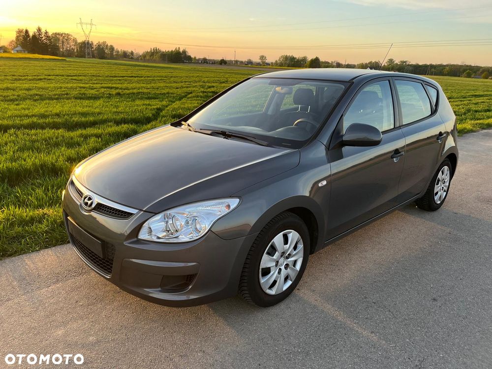 Hyundai i30 1.4 Base + - 16