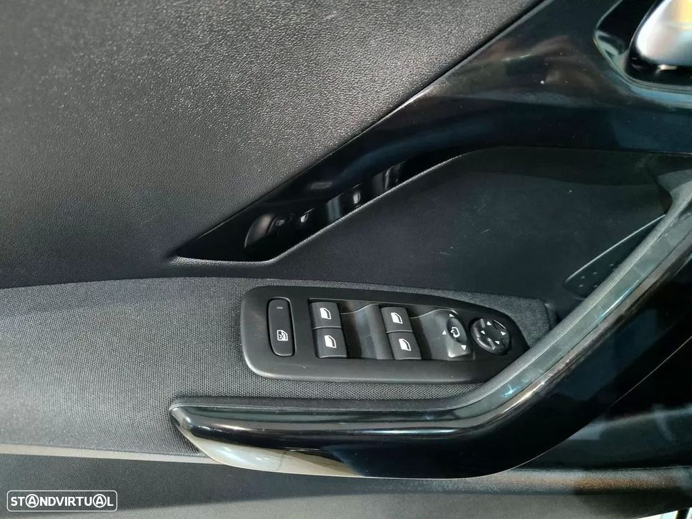 Peugeot 208 1.2 PureTech Style - 20