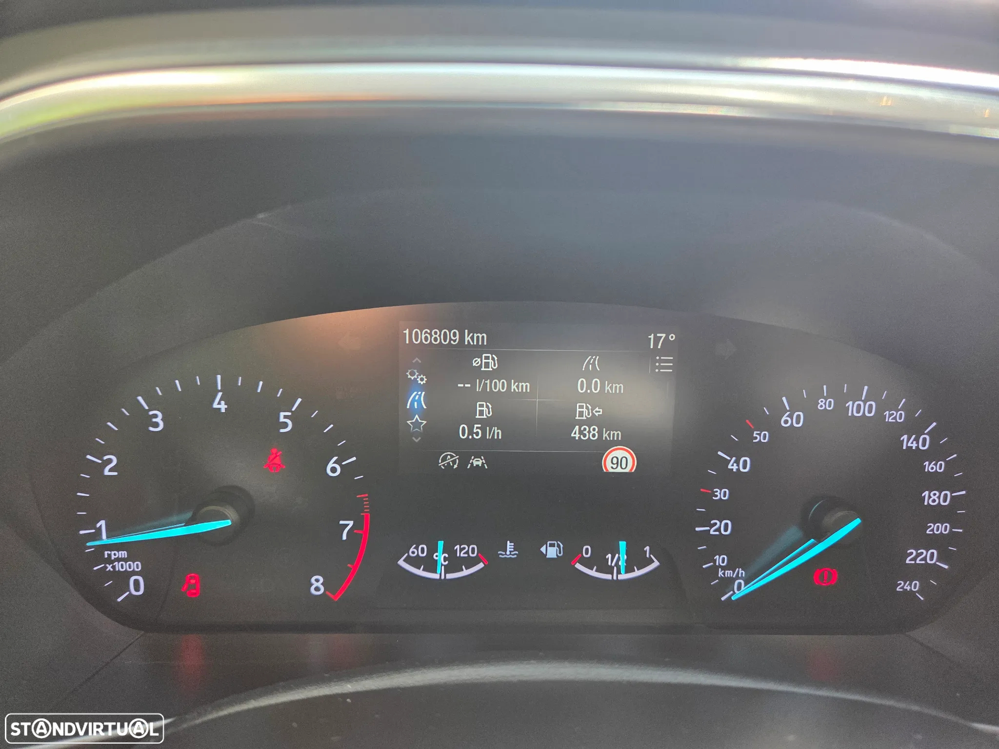 Ford Focus 1.0 EcoBoost Titanium - 24