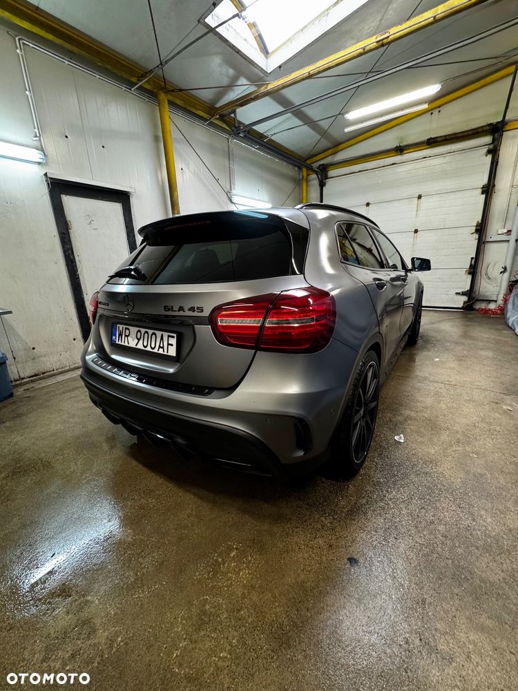 Mercedes-Benz GLA - 5