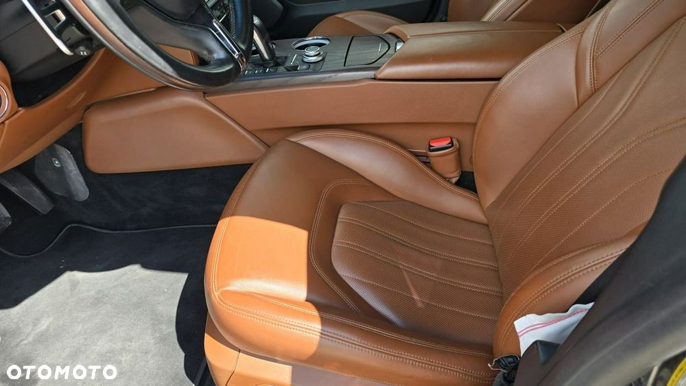 Maserati Quattroporte - 26