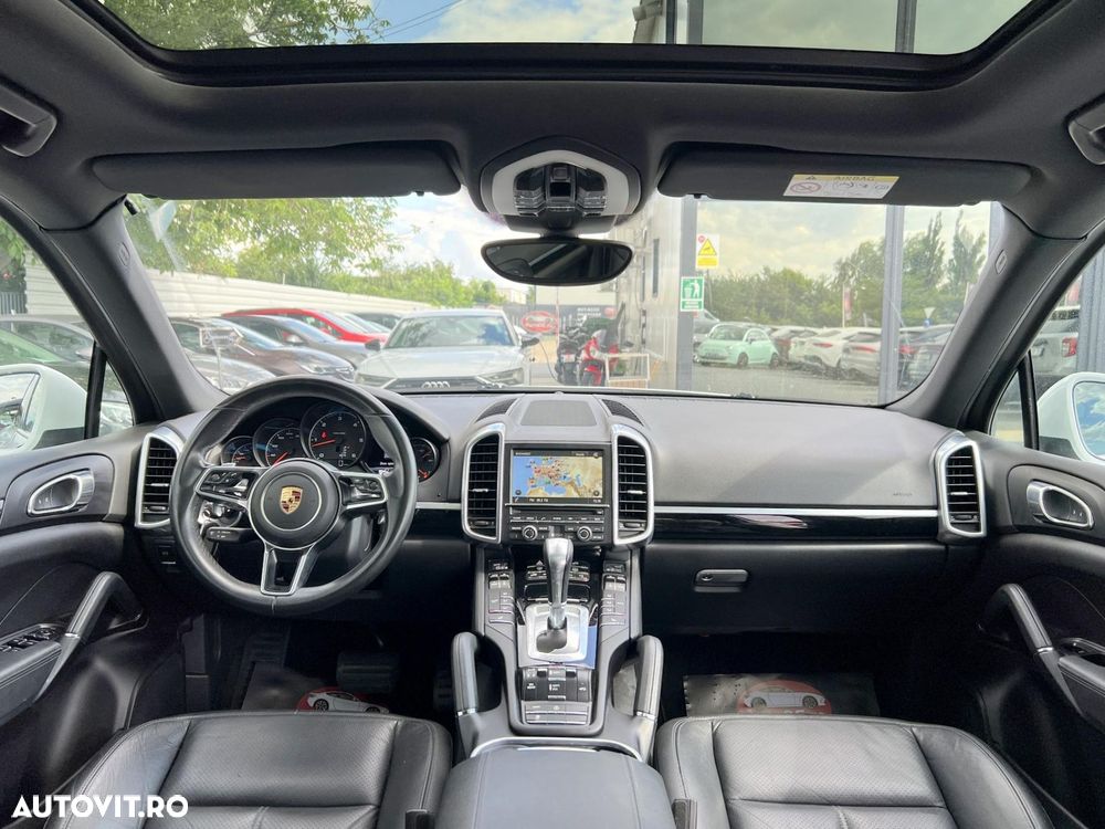 Porsche Cayenne - 8