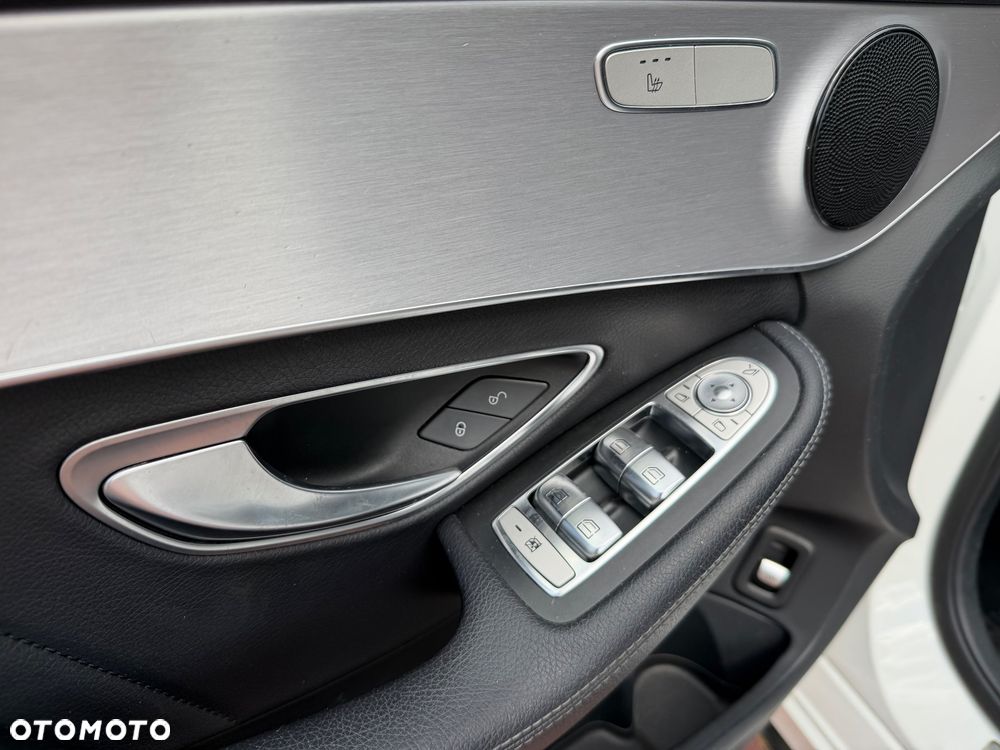 Mercedes-Benz Klasa C 200 4MATIC 9G-TRONIC - 23