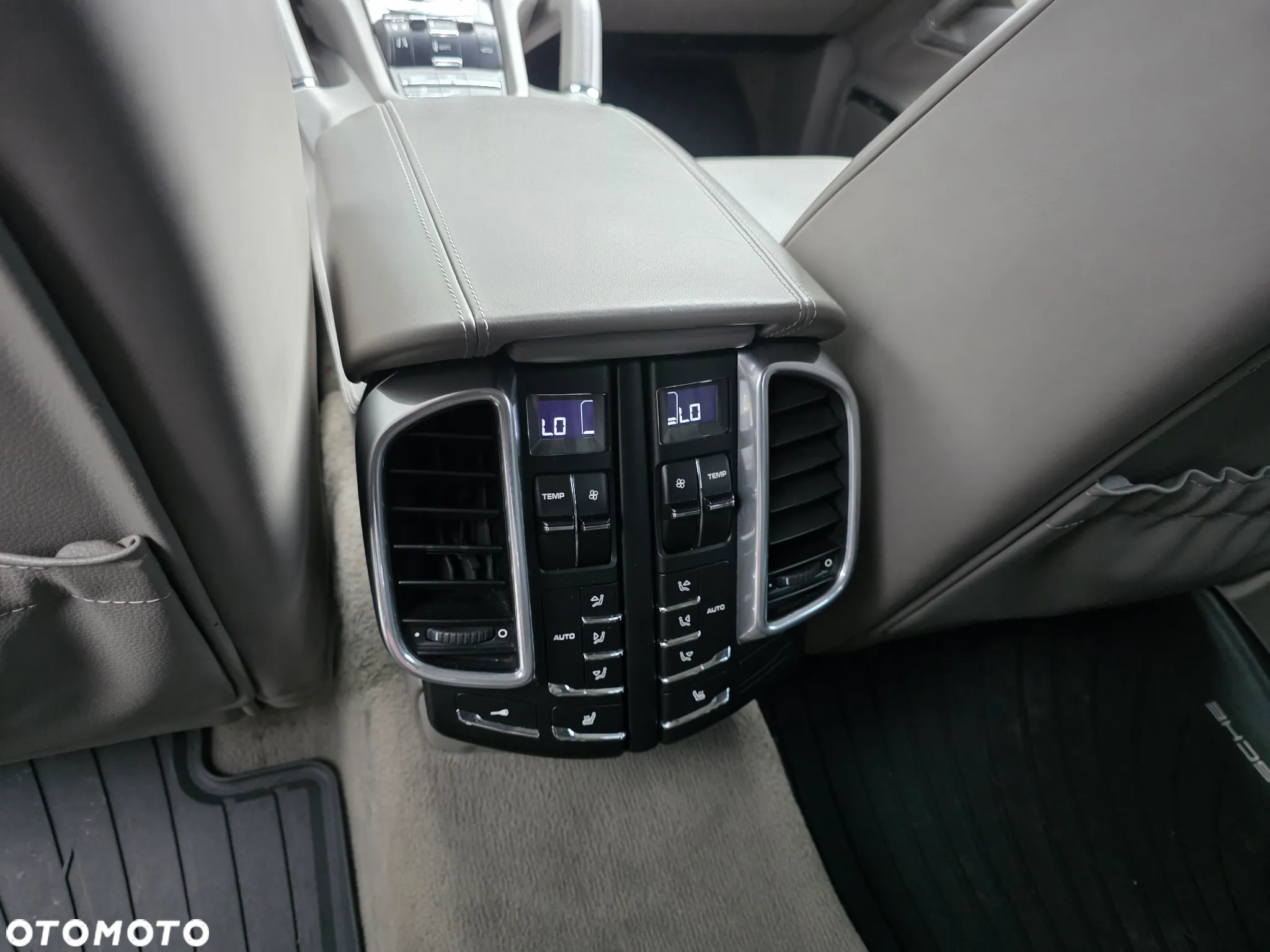 Porsche Cayenne Turbo - 9