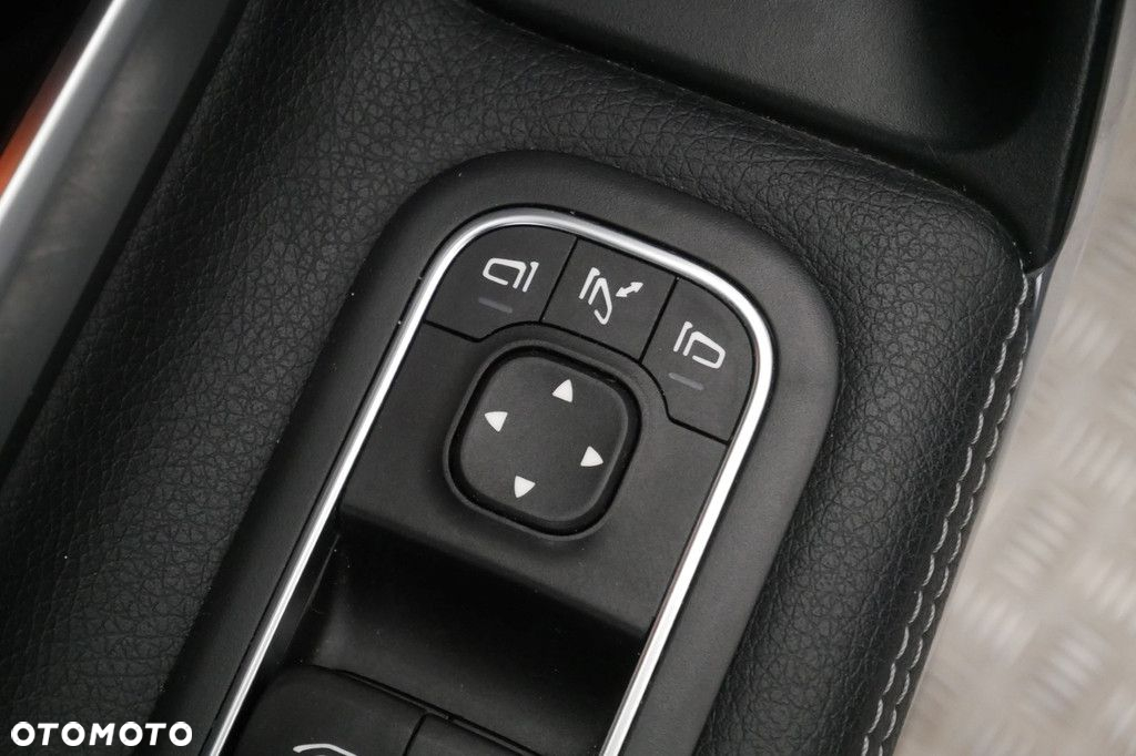 Mercedes-Benz CLA - 31