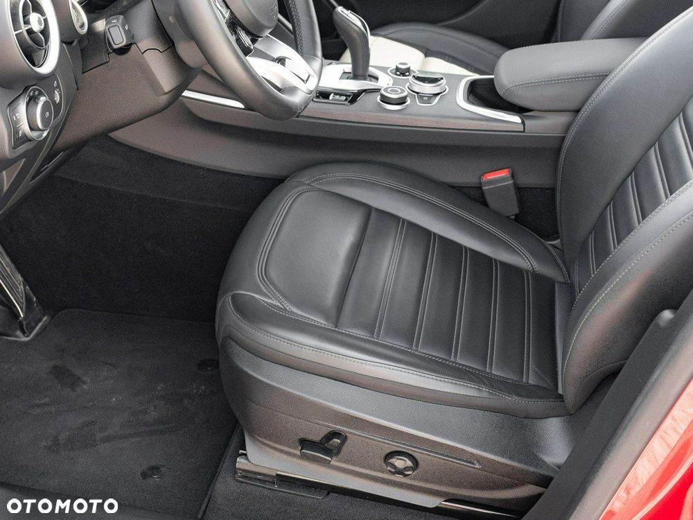 Alfa Romeo Stelvio 2.0 Turbo TI Q4 - 14