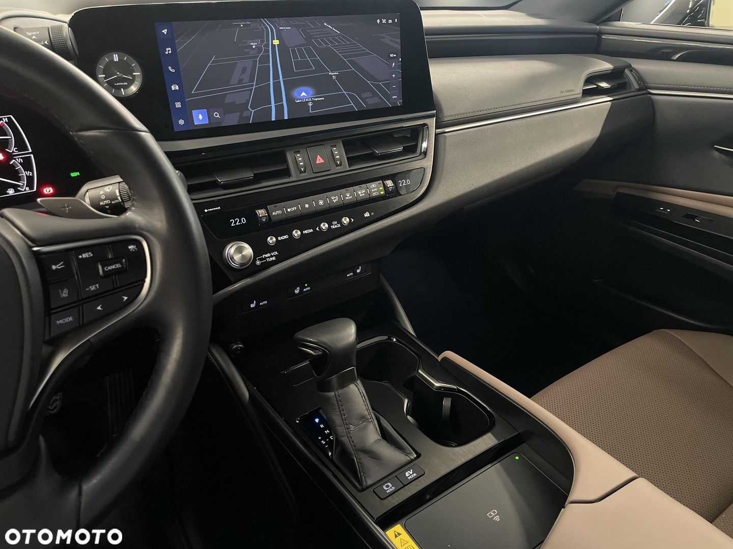 Lexus ES 300h F Sport Design - 26