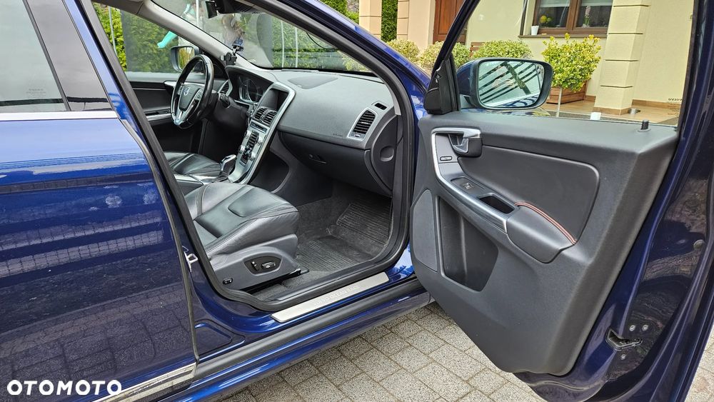 Volvo XC 60 D4 Drive-E Ocean Race - 12