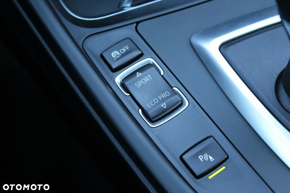 BMW 3GT 320i GPF Sport Line - 23