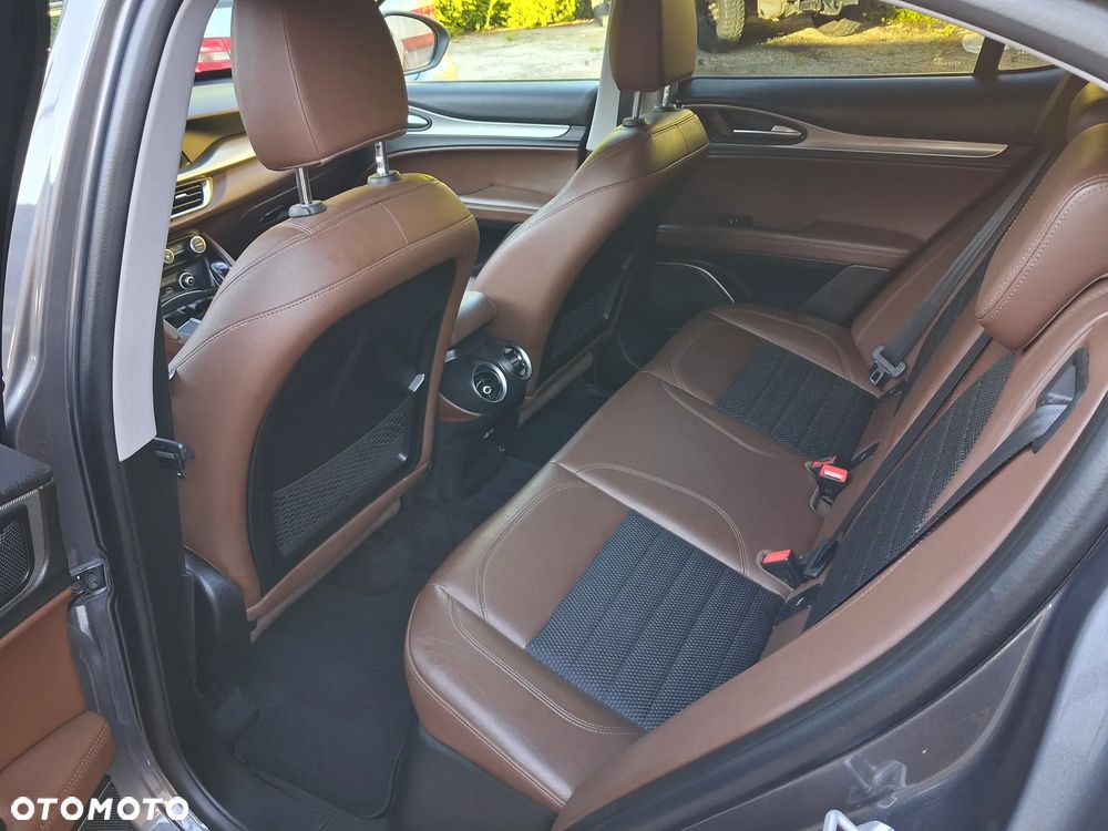 Alfa Romeo Stelvio 2.0 Turbo 16V AT8-Q4 Super - 14
