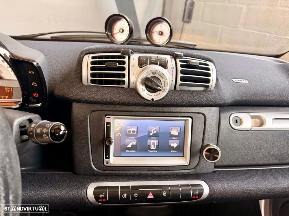 Smart Fortwo Coupé 1.0 mhd Passion 71 — fotografia 11