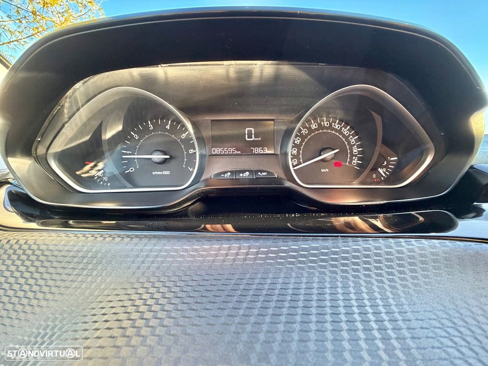 Peugeot 208 1.2 PureTech Style - 10