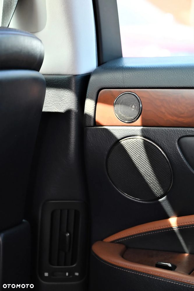 Lexus LS - 36