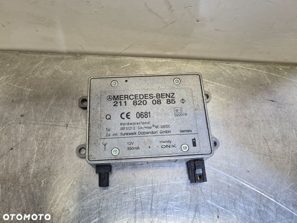 DAIMLERCHRYSLER C 180 WZMACNIACZ ANTENOWY / GPS 2118200885 C168 271.946 - 3