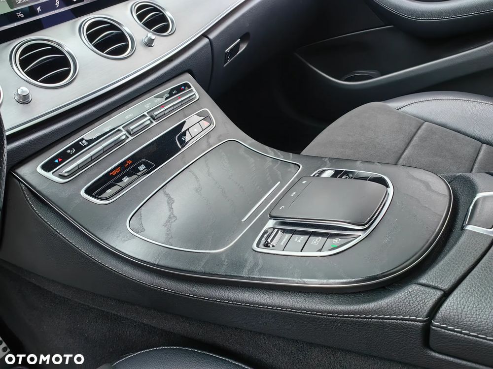 Mercedes-Benz Klasa E 450 4-Matic AMG - 19
