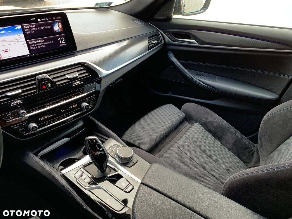 BMW Seria 5 530i xDrive M Sport sport - 31