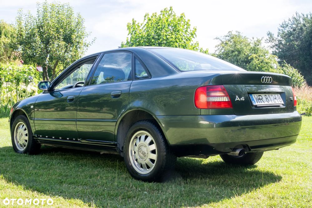 Audi A4 Limousine 1.6 - 4