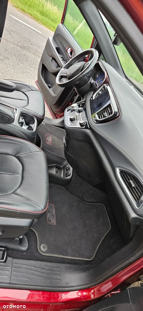 Chrysler Pacifica - 21