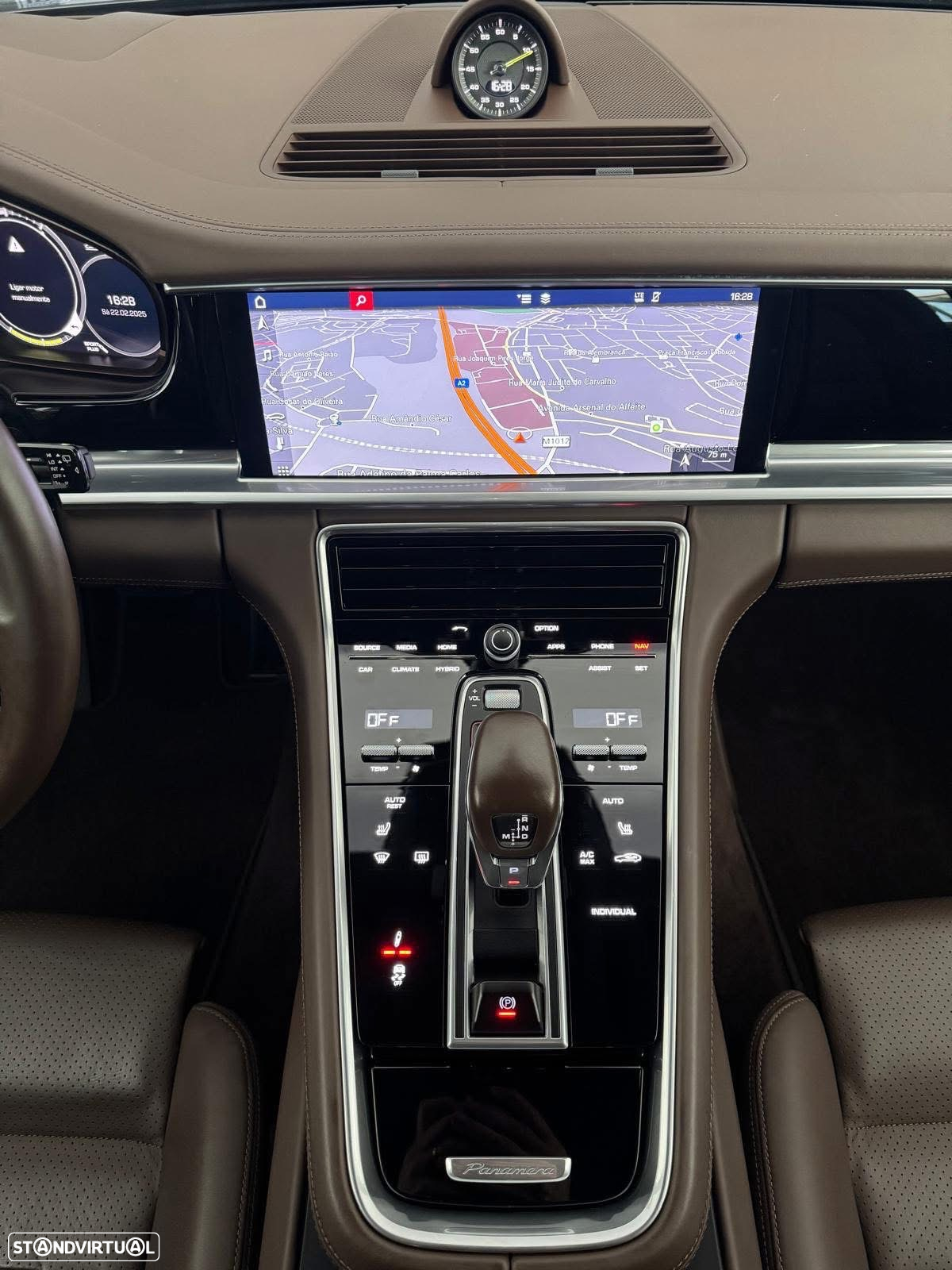 Porsche Panamera Sport Turismo 4 E-Hybrid - 17