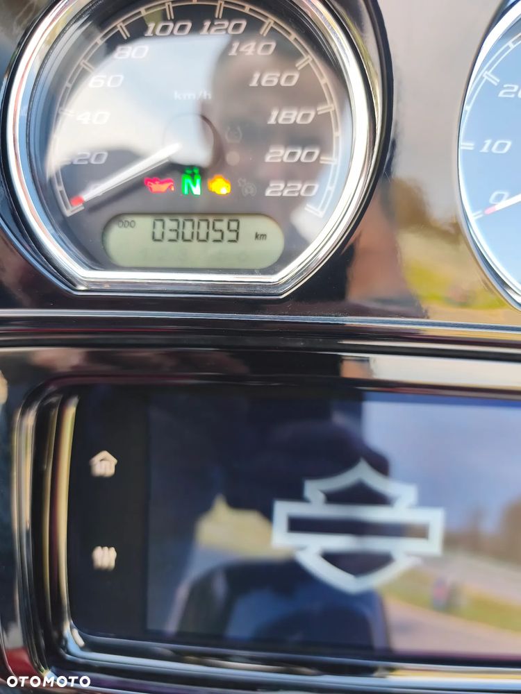 Harley-Davidson Touring Street Glide - 18