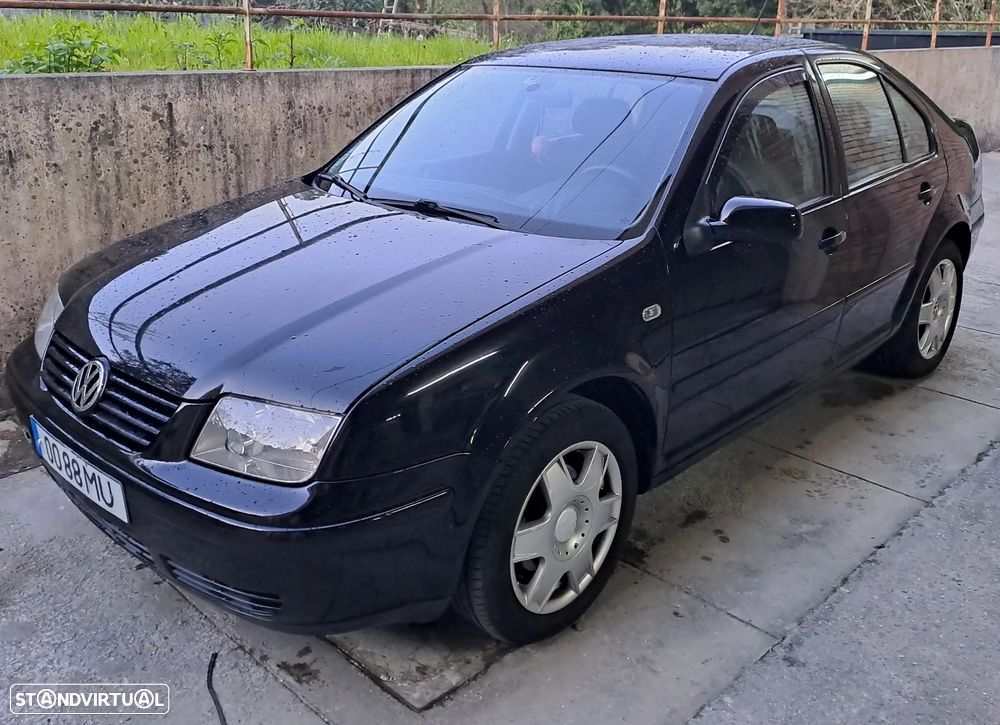 VW Bora 1.9 TDi Highline - 1