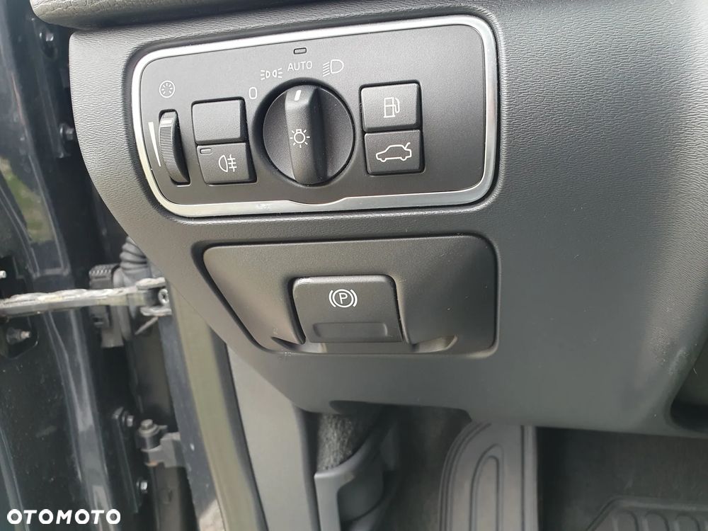 Volvo XC 60 D4 AWD Base - 16