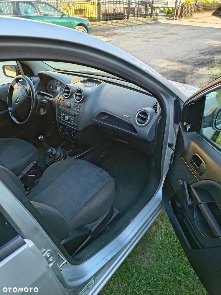 Ford Fiesta 1.3 - 7