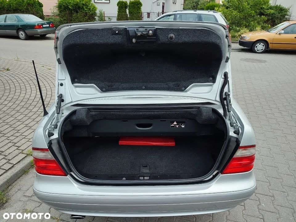Mercedes-Benz CLK - 13