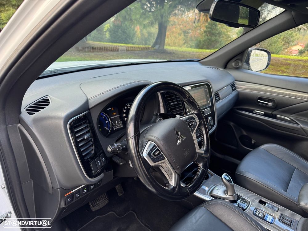 Mitsubishi Outlander - 9