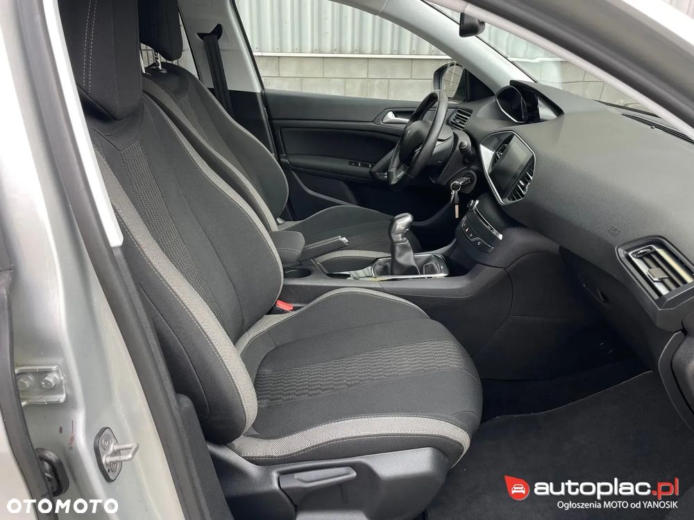 Peugeot 308 1.2 PureTech Allure S&S - 8