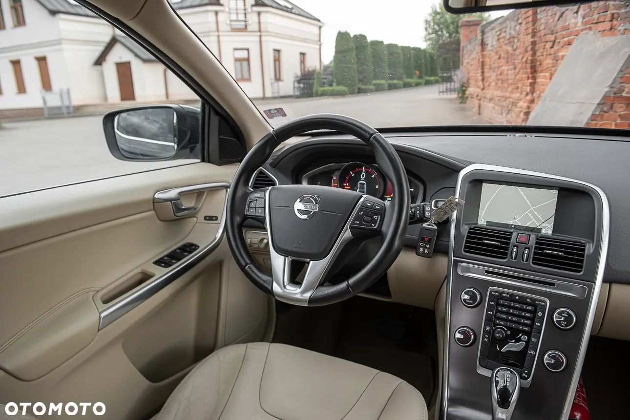 Volvo XC 60 D4 Geartronic Momentum - 25
