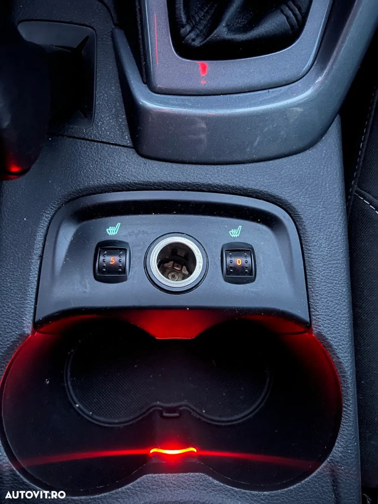 Ford Focus 2.0 TDCI DPF Titanium - 19