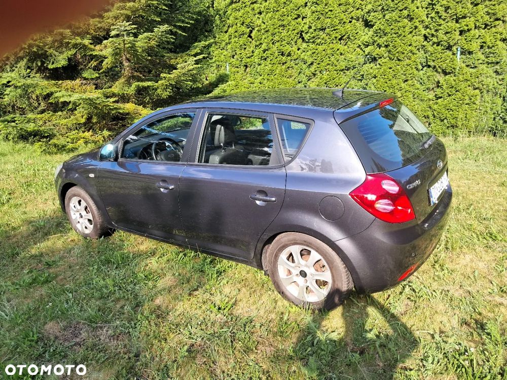 Kia Ceed 1.4 Comfort + - 5
