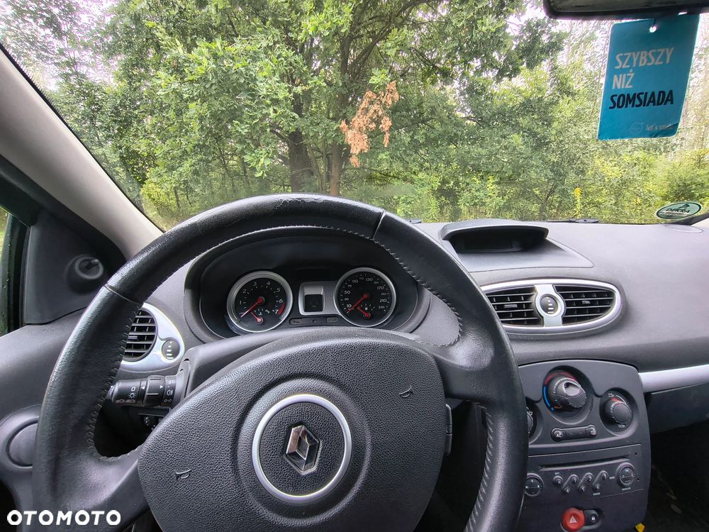 Renault Clio - 8
