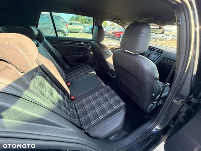 Volkswagen Golf GTD (BlueMotion Technology) DSG - 22