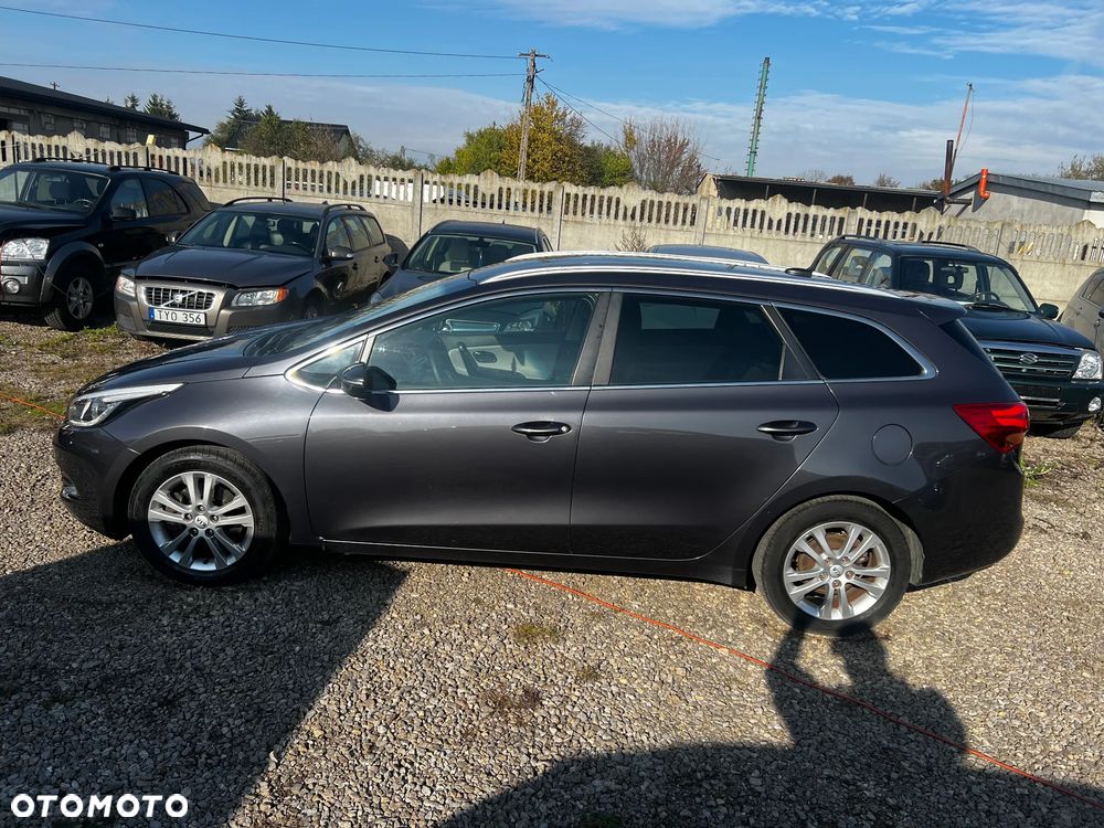Kia Ceed - 12