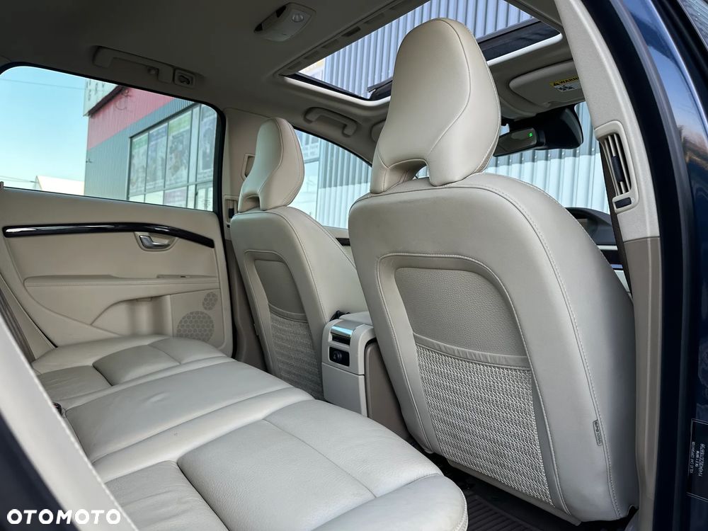 Volvo XC 70 3.2 AWD Summum - 24