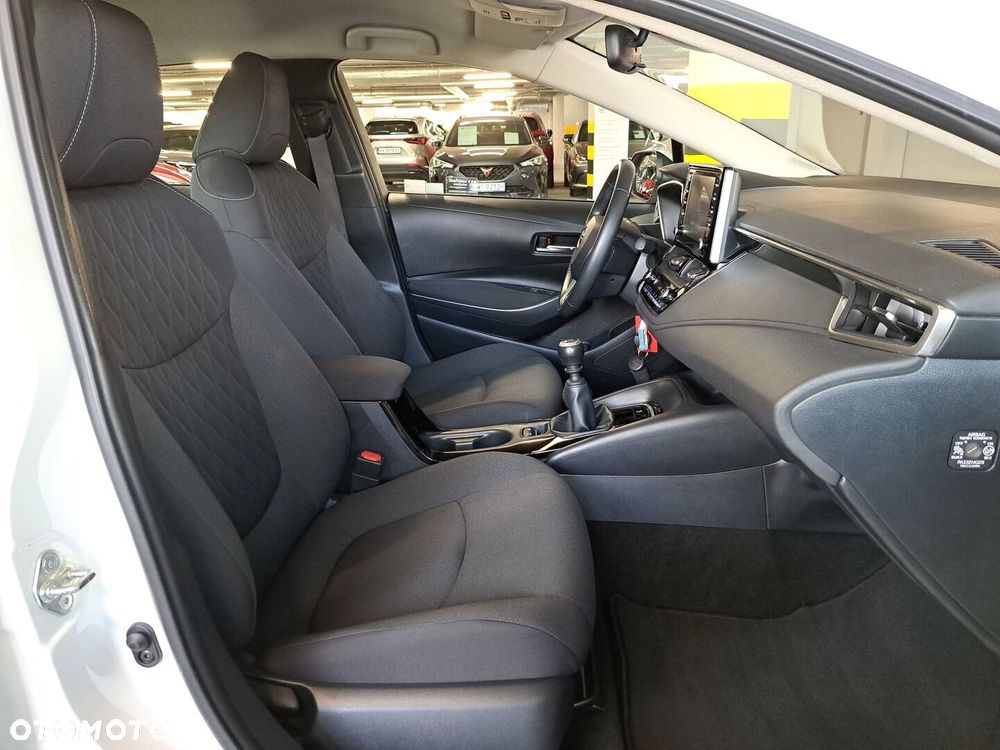 Toyota Corolla - 16