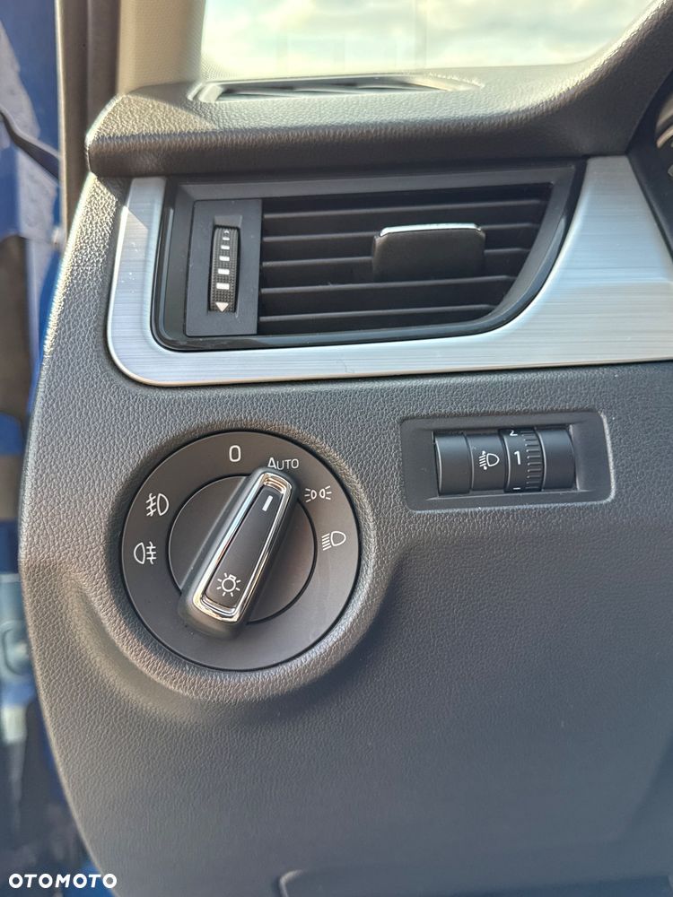 Skoda RAPID 1.0 TSI Ambition DSG - 12