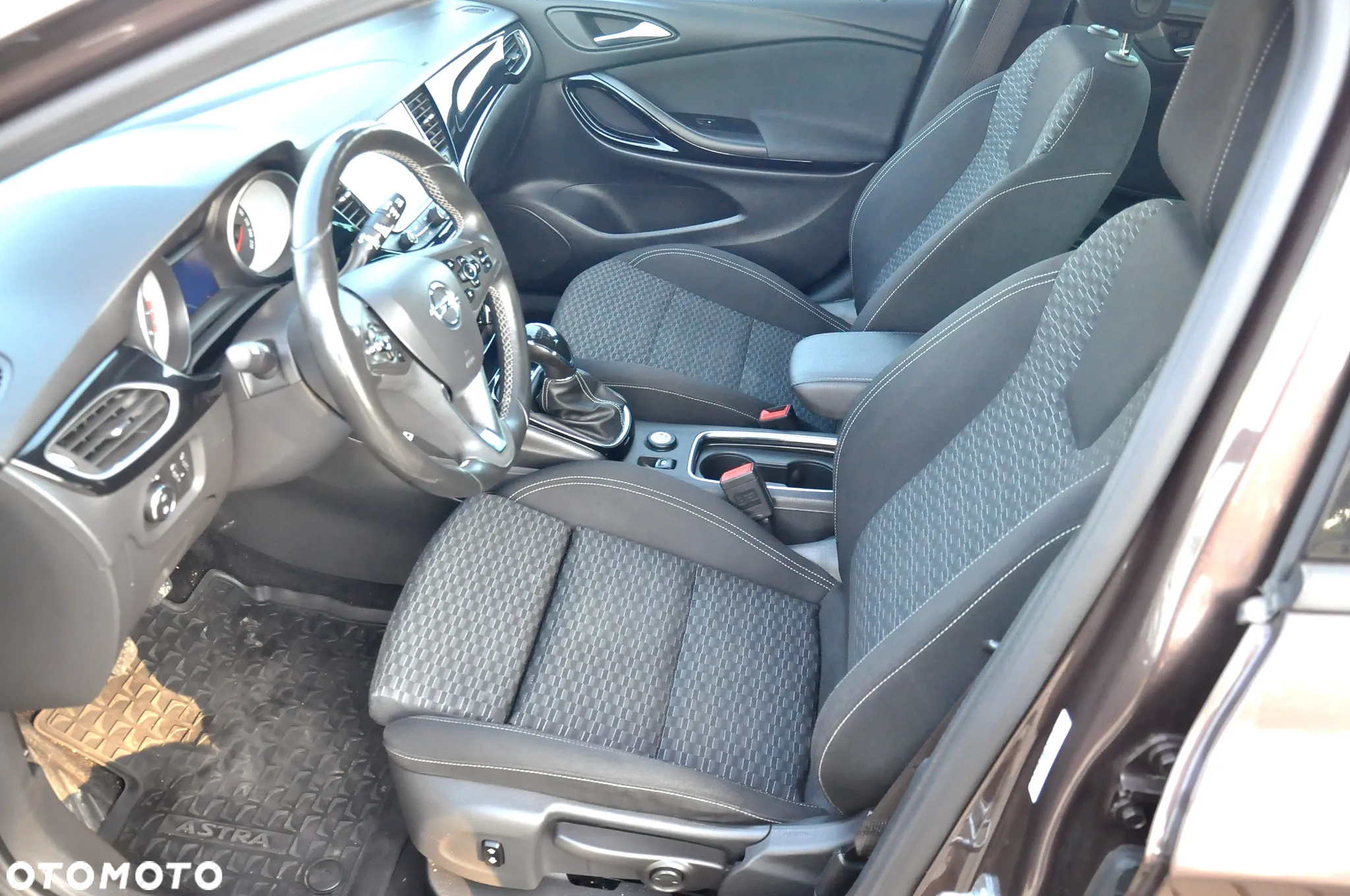 Opel Astra 1.4 Turbo Sports Tourer Active - 27